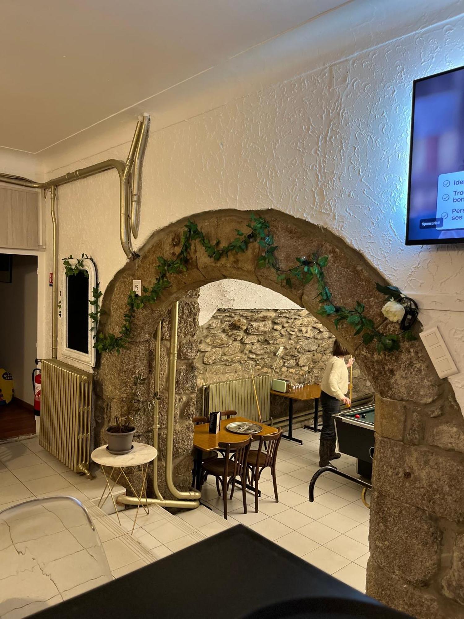Cafe Du Commerce Genolhac Екстериор снимка