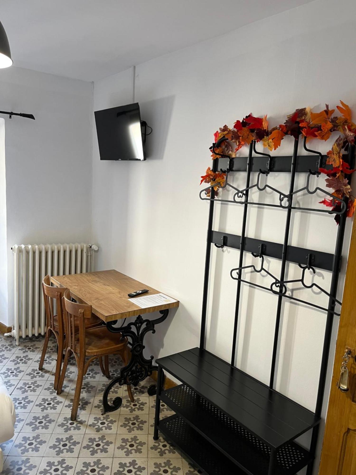 Cafe Du Commerce Genolhac Екстериор снимка